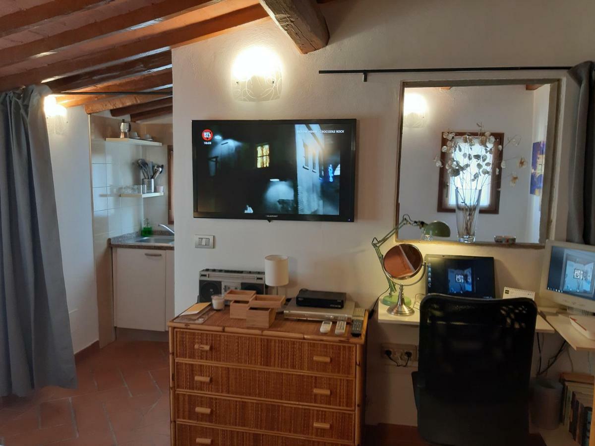 Porcellana Twenty-Six Florence Wi-Fi Apartment Exterior foto
